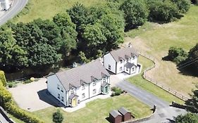 Riverbank Cottages